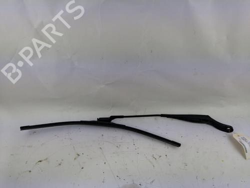 Used Front windshield wiper arm RENAULT TWINGO II (CN0_) 1.2 16V (CN04, CN0B) (75 hp) 25350732