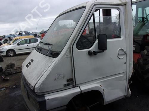 Brugte RENAULT MASTER I Van (T__)  28-35 2,5 D  2459397