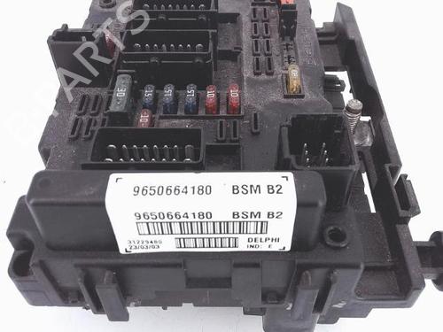 Used Fuse box Fuse box 25353017 25353017
