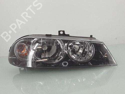 Phare droit ALFA ROMEO 156 (932_) 1.9 JTD (932.A2B00, 932.A2C00) (115 hp) 25356852