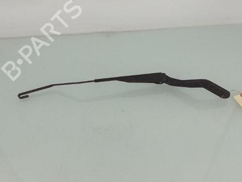 Used Front windshield wiper arm PEUGEOT 106 II (1A_, 1C_) 1.1 i (60 hp) 25588028