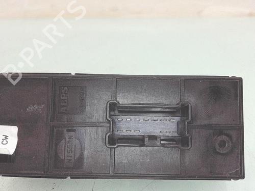 right-front-window-switch-nissan-juke-f15-2010-2011-2012-2013-2014-2015-2016-2017-2018-2019-36095877 main image
