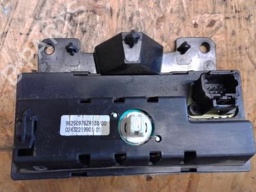 Display monitor PEUGEOT 206 Hatchback (2A/C) 1.1 i | BP25365188C48 
