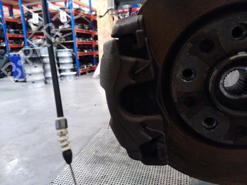 Used Left front brake caliper FIAT 500X (334_) 1.6 D Multijet (334AXA1B, 334AXA11) (120 hp) 30491323