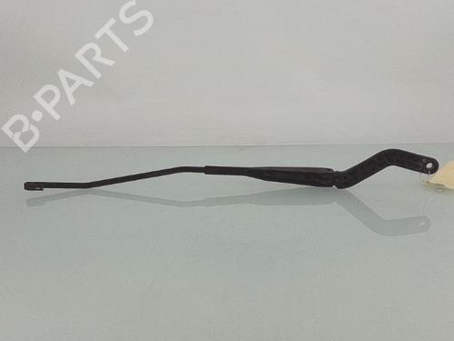 Used Front windshield wiper arm Front windshield wiper arm PEUGEOT 106 II (1A_, 1C_) 1.1 i (60 hp) 25588029 25588029