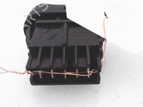 switch-dacia-sandero-2008-25363543 main image