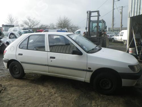 Left taillight PEUGEOT 306 Hatchback (7A, 7C, N3, N5) 1.9 D | BP25354065C34