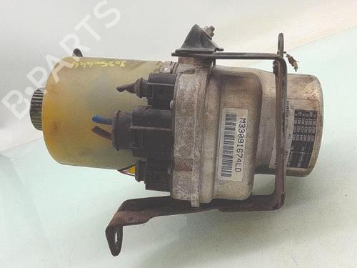 Used Steering pump Steering pump VW POLO V (6R1, 6C1) 1.6 TDI (90 hp) 31084588 31084588