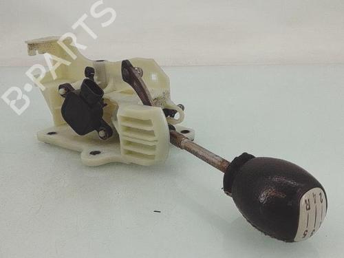 Used Gear lever LANCIA MUSA (350_) 1.3 D Multijet (350.AXM11, 350.AXM1A, 350.AXI1A) (95 hp) 29012404