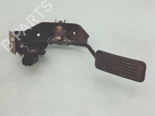 Pedal Pedal TOYOTA COROLLA Verso (ZER_, ZZE12_, R1_) 2.2 D-4D (AUR10_, AUR10R) (136 hp) 33874074 33874074