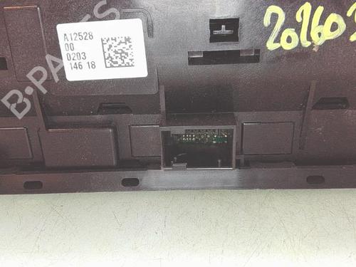 Display Display 39019032 39019032