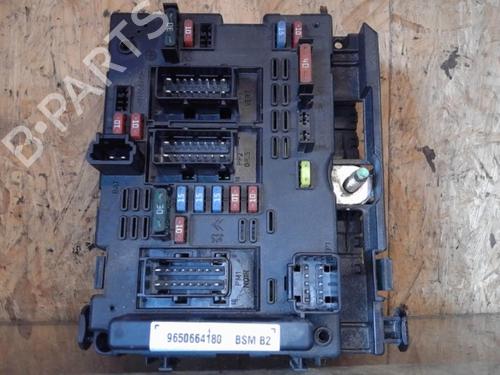 Used Fuse box PEUGEOT 206 Hatchback (2A/C) 1.4 HDi eco 70 (68 hp) 25373357