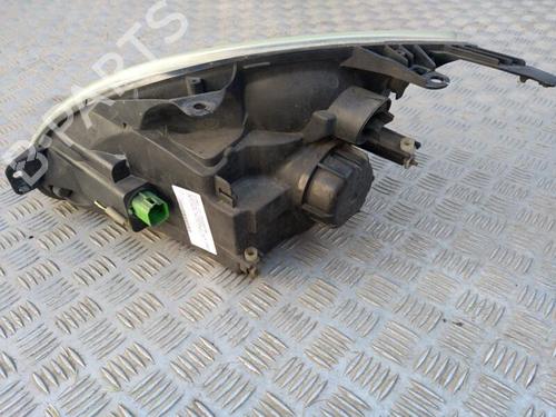 Right headlight FORD FIESTA V (JH_, JD_) 1.4 TDCi | BP25355357C29