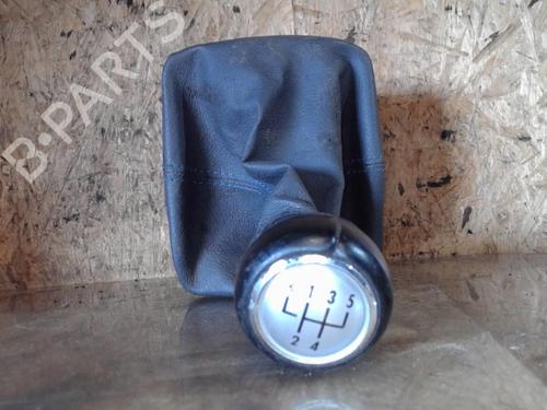 Used Shift knob Shift knob VW POLO IV (9N_, 9A_) 1.4 TDI (70 hp) 25362131 25362131