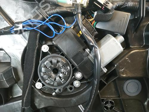 Left front door HYUNDAI i40 I CW (VF) 1.7 CRDi | BP29969563C2