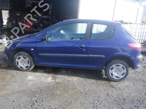 Scheinwerfer rechts PEUGEOT 206 Hatchback (2A/C) 2.0 HDI 90 | BP25354017C29 