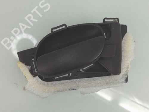 Høyre foran invendig håndtak PEUGEOT 206 Hatchback (2A/C) 1.4 i (75 hp) 25917482