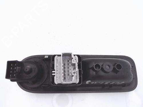 Used Switch RENAULT CLIO III Grandtour (KR0/1_) 1.5 dCi (KR0F) (86 hp) 25358265