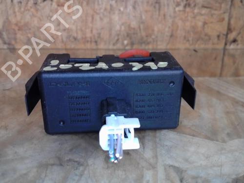 Used Warning switch RENAULT MODUS / GRAND MODUS (F/JP0_) 1.5 dCi (FP0D, JP0D) (82 hp) 25358658