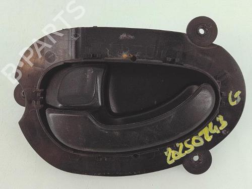 Klamka wewnętrzna drzwi przednich lewych PEUGEOT 406 Coupe (8C) 2.2 HDI 9143E7
