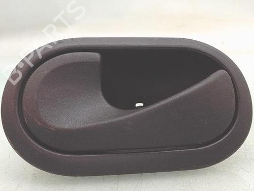 Venstre bagtil invendig håndtag Venstre bagtil invendig håndtag RENAULT CLIO III (BR0/1, CR0/1) 1.5 dCi (C/BR0G, C/BR1G) (68 hp) 39417358 39417358