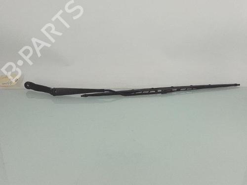 Used Front windshield wiper arm PEUGEOT 206 Hatchback (2A/C) 1.6 i (89 hp) 26179891