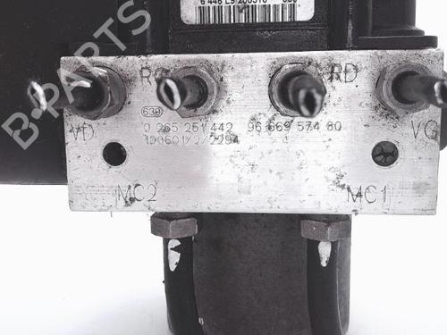 Used ABS pump PEUGEOT 308 I (4A_, 4C_) 1.6 HDi (92 hp) 25366388