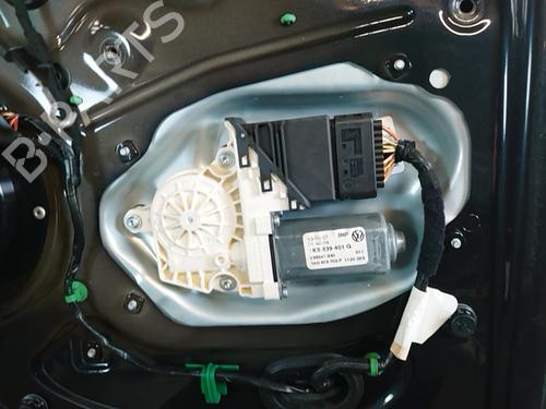 Porta trás esquerda Porta trás esquerda VW JETTA III (1K2) 2.0 TDI 16V (140 hp) 30923772 30923772