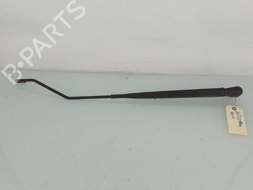 Used Front windshield wiper arm PEUGEOT 1007 (KM_) 1.4 HDi (68 hp) 26617457