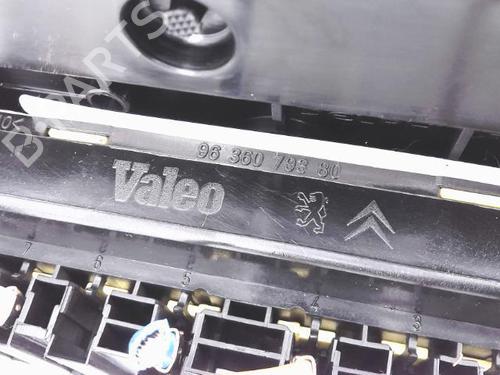 Boîte à Fusibles CITROËN C3 I (FC_, FN_) 1.4 i (73 hp) 25363274