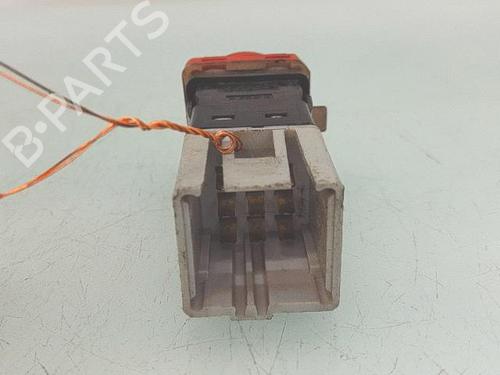 Used Warning switch Warning switch CITROËN XSARA Coupe (N0) 1.9 D (70 hp) 32010671 32010671