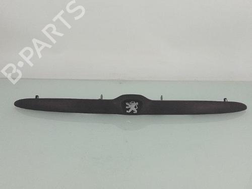 Pynteliste til bagklap PEUGEOT 206 Hatchback (2A/C) 1.6 i (89 hp) 26172253