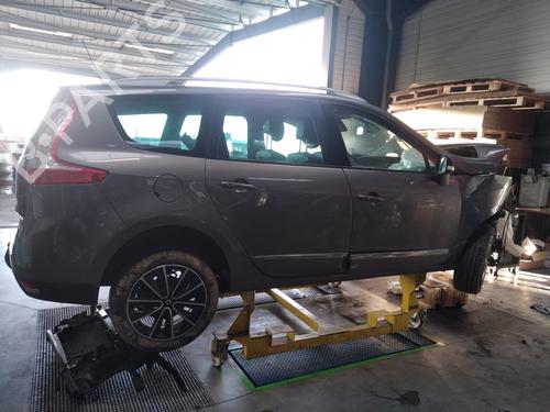 Middle console RENAULT SCÉNIC III (JZ0/1_) 1.6 dCi (JZ00, JZ12) | BP30434745I22