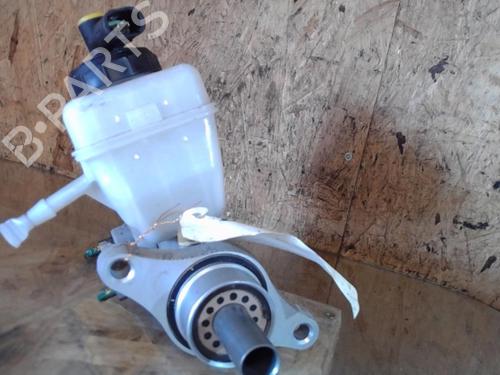 Used Brake master cylinder DACIA SANDERO 1.4 (BS0C, BS0A, BS0G, BS1F, BS0E) (75 hp) 25364390