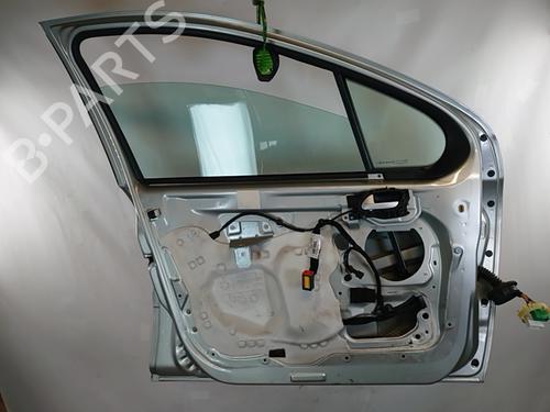 Used Left front door Left front door 32499214 32499214