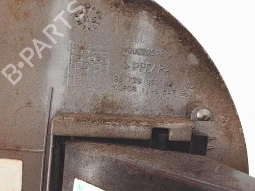 Fuel flap PEUGEOT 208 I (CA_, CC_) 1.2 VTI 82 | BP28827098C131