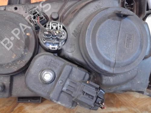 Used Right headlight NISSAN ALMERA II Hatchback (N16) 2.2 Di (110 hp) 25364332