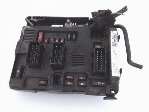 Used Fuse box Fuse box 25351110 25351110