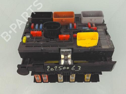 Fuse box PEUGEOT 308 I (4A_, 4C_) 1.6 HDi | BP25356351E1 