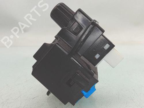 Switch LEXUS IS II (_E2_) 220d (ALE20) | BP31953795I30
