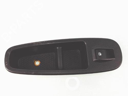 Used Right front window switch FIAT 500L (351_, 352_) 1.3 D Multijet (199LXY1A, 199LXY11) (84 hp) 25368051
