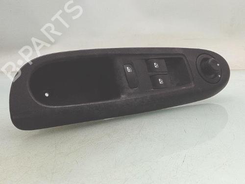 Used Left front window switch Left front window switch RENAULT CLIO II (BB_, CB_) 1.4 16V (B/CB0P, BB13) (98 hp) 40453756 40453756