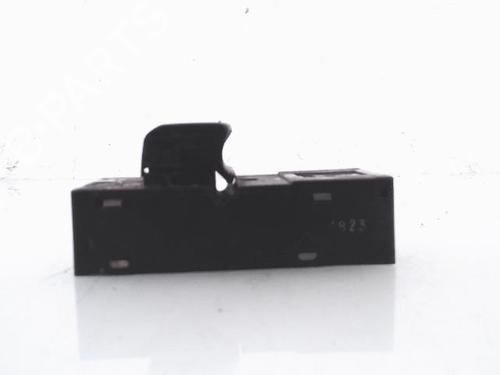 Used Switch Switch NISSAN MICRA III (K12) 1.2 16V (80 hp) 25368564 25368564