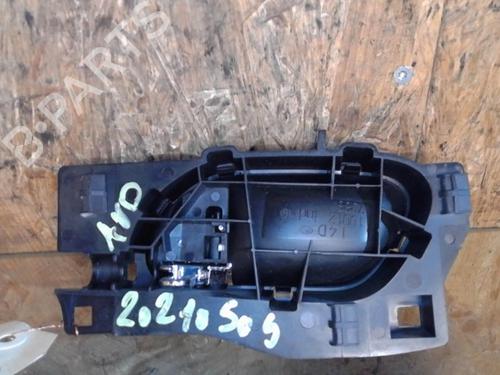 Used Front right interior door handle PEUGEOT 407 SW (6E_, 6D_) 2.0 HDi 135 (136 hp) 25351888