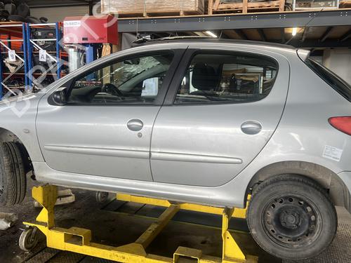 Cockpit PEUGEOT 206 Hatchback (2A/C) 1.4 HDi eco 70 | BP25362316C47 