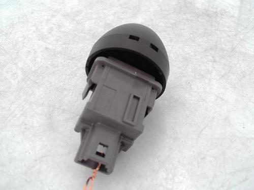 Used Warning switch TOYOTA RAV 4 III (_A3_) 2.2 D 4WD (ALA30_, ALA30R) (136 hp) 25355692