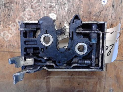 Used Front right lock VW POLO Coupe (86C, 80) 1.0 (45 hp) 25366818