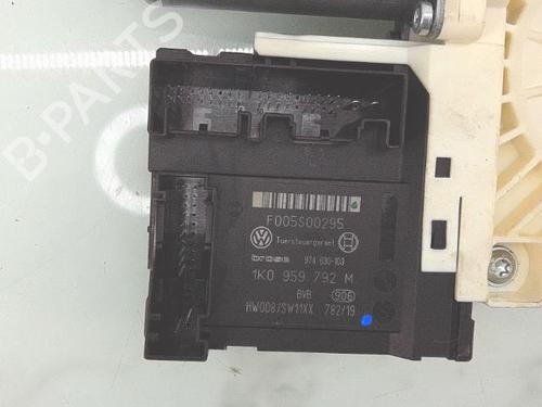 Front right window mechanism SEAT LEON (1P1) 2.0 TDI | BP29631164C23 