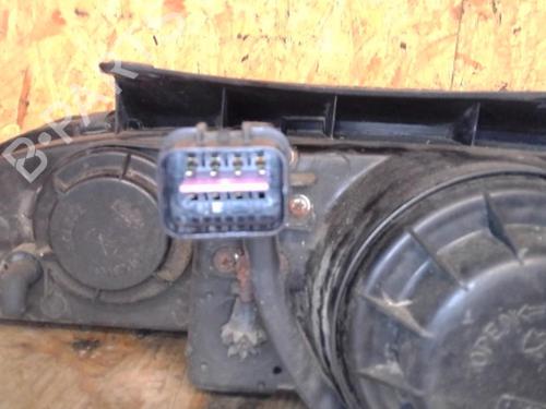 Used Right headlight HYUNDAI SONATA III (Y-3) 3.0 i V6 (146 hp) 25365332