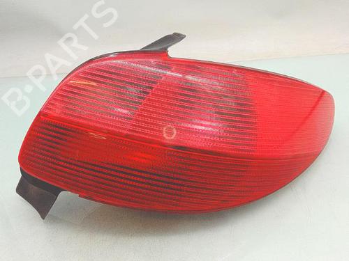 Used Right taillight PEUGEOT 206 Hatchback (2A/C) 1.4 i (75 hp) 31645568